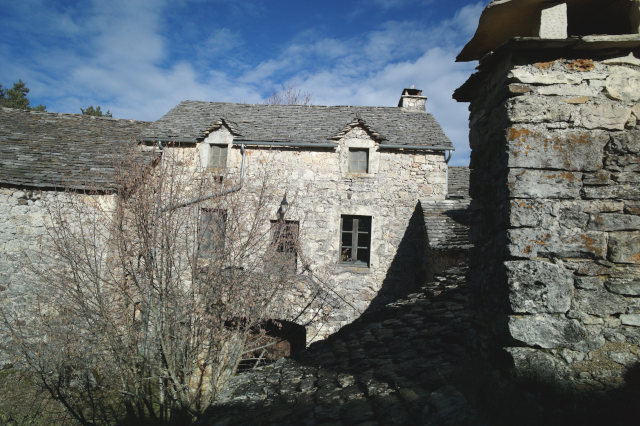 Façade du gîte du Bétonès