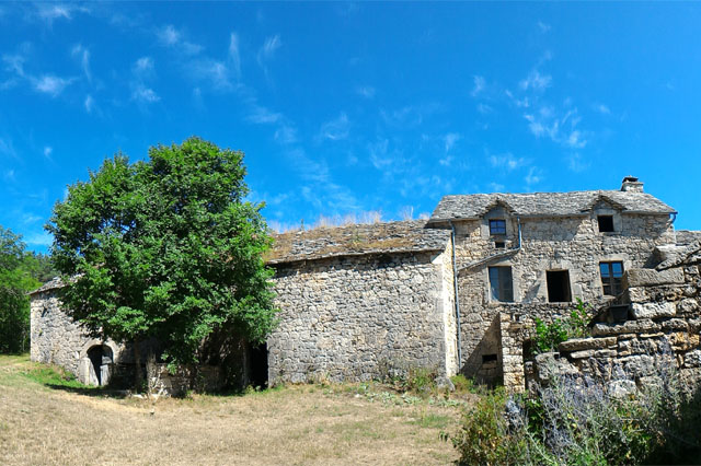 Le grand jardin du gîte du Bétonès